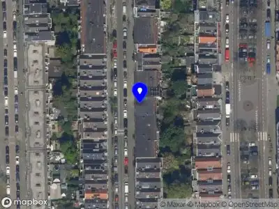Ambulance met gepaste spoed naar de Joost van Geelstraat in Rotterdam
