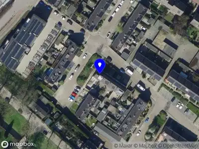 Ambulance met grote spoed naar de De Zeeg in Barendrecht