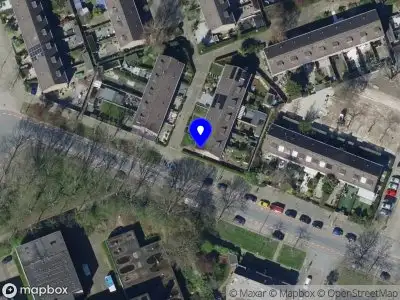 Ambulance met grote spoed naar de Gustaaf Gelderpad in Hoogvliet Rotterdam