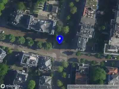 Ambulance met gepaste spoed naar de Teniersstraat in Amsterdam