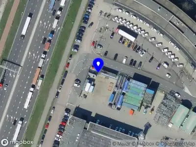 Ambulance met grote spoed naar de Reeweg in Rotterdam