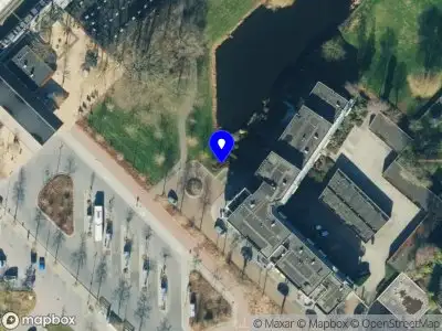 Brandweer met grote spoed naar de Stationsplein in Hoogeveen vanwege voertuigbrand