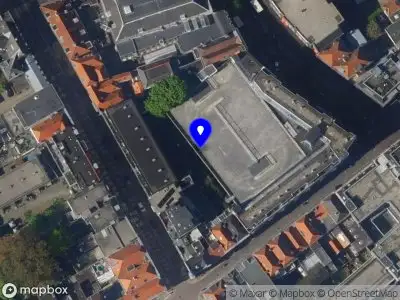 Ambulance met grote spoed naar de Paviljoensgracht in 's-Gravenhage