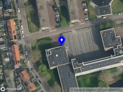 Ambulance met gepaste spoed naar de John Mottstraat in Gouda
