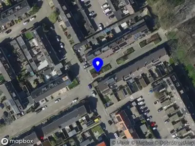 Ambulance met grote spoed naar de Willem-Alexanderplein in Nieuw-Beijerland