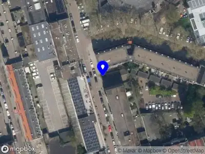 Ambulance met gepaste spoed naar de Batavierenstraat in Rotterdam
