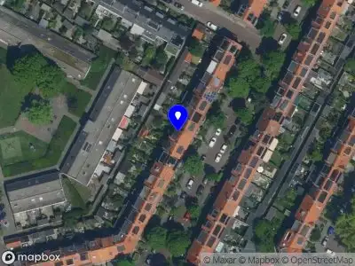 Ambulance met grote spoed naar de Vollenhovenstraat in Haarlem