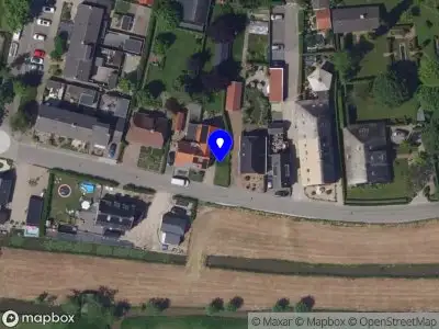 Ambulance met grote spoed naar de Dorpsweg in Hoogblokland