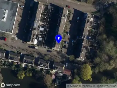 Brandweer met grote spoed naar de Rozenlaan in Schagen vanwege stankoverlast