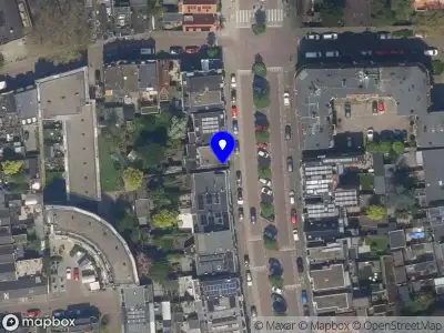 Ambulance met grote spoed naar de Binnensingel in Vlaardingen