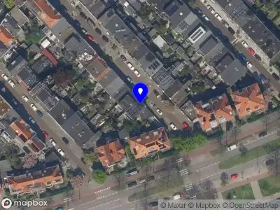 Ambulance met grote spoed naar de Veenlantstraat in Schiedam