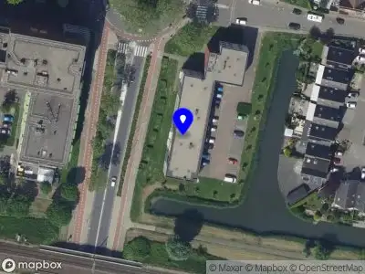 Ambulance met grote spoed naar de Bakema-erf in Dordrecht