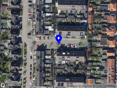 Ambulance met grote spoed naar de Fugahof in Barendrecht