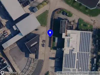 Brandweer en politie met grote spoed naar de Kapteynlaan in Leek vanwege middelgrote brand