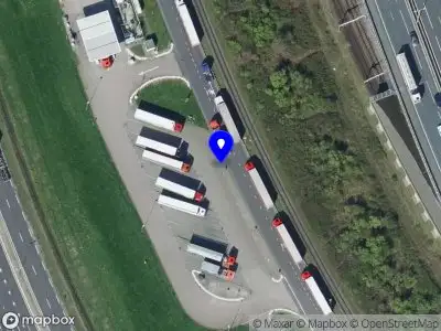 Politie naar de Tweedweg in Botlek Rotterdam