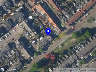 Ambulance met grote spoed naar de Bernard IJzerdraatplantsoen in Leidschendam