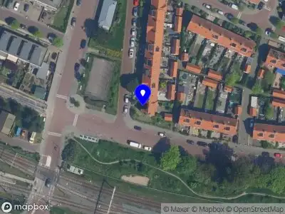 Ambulance met grote spoed naar de J P Heijeplantsoen in Zandvoort