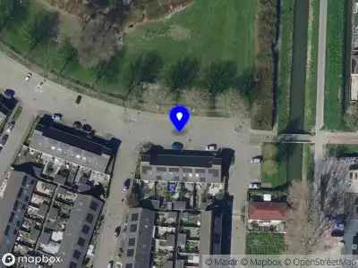 Brandweer met gepaste spoed naar de Maaswijkweg in Spijkenisse vanwege een buitenbrand