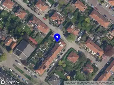 Ambulance met grote spoed naar de Plataanweg in Rotterdam