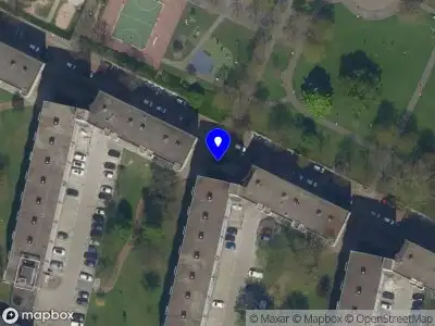 Ambulance met grote spoed naar de Gijsinglaan in Rotterdam