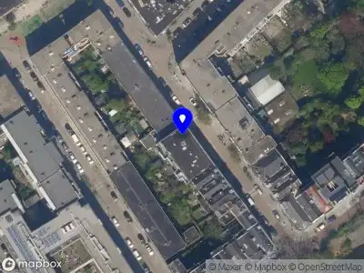 Ambulance naar de Van der Sluysstraat in Rotterdam