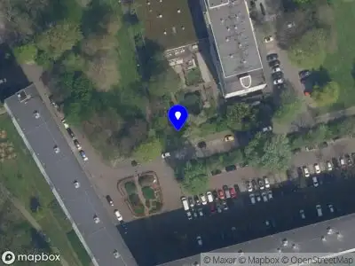 Ambulance met grote spoed naar de Cordell Hullplaats in Rotterdam