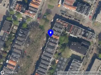 Ambulance met grote spoed naar de Jericholaan in Rotterdam