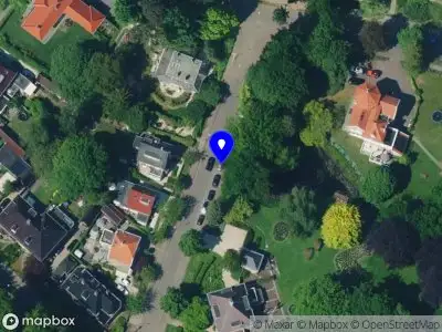 Brandweer met grote spoed naar de Oranjelaan in Apeldoorn vanwege gebouwbrand