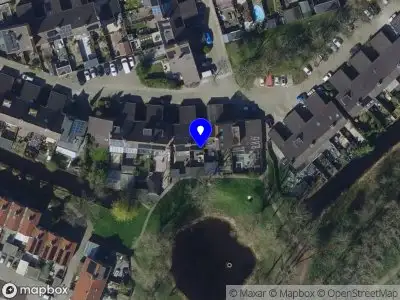 Ambulance met grote spoed naar de Vlaswiek in Hellevoetsluis