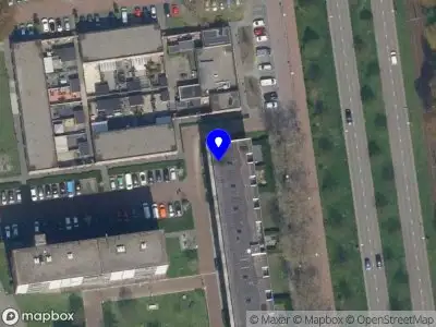 Ambulance met grote spoed naar de Albert van Raalteplein in Schiedam