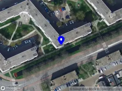 Ambulance met grote spoed naar de Kapitein Rietbergenflat in Zwijndrecht