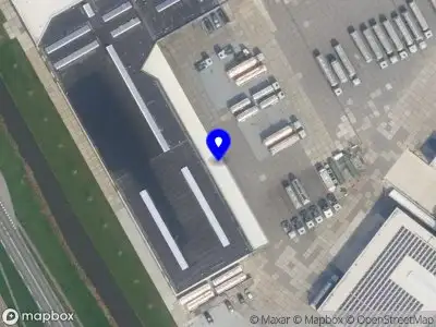 Ambulance met grote spoed naar de Transportweg in Maasdijk vanwege afgaan automatisch brandalarm