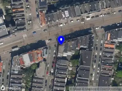 Ambulance met grote spoed naar de Jan Sonjéstraat in Rotterdam