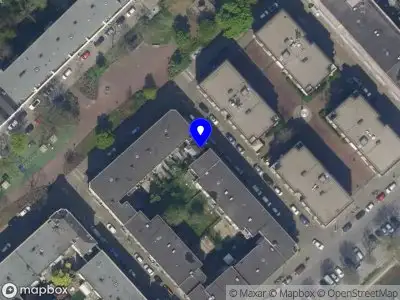 Ambulance met gepaste spoed naar de Anjerstraat in Rotterdam