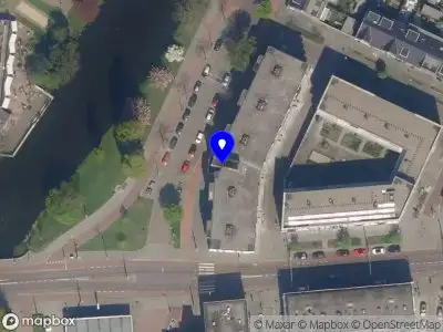 Ambulance met gepaste spoed naar de Sophiakade in Rotterdam