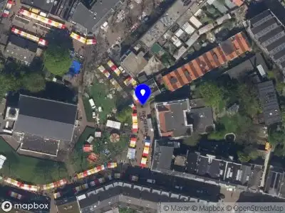 Ambulance met gepaste spoed naar de Charloisse Kerksingel in Rotterdam
