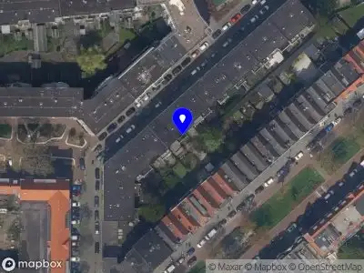 Ambulance met grote spoed naar de Schildstraat in Rotterdam