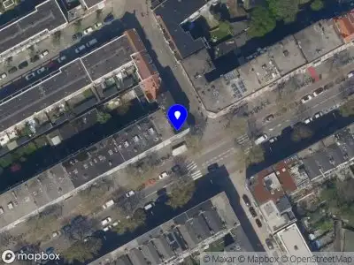 Ambulance met gepaste spoed naar de Mathenesserweg in Rotterdam