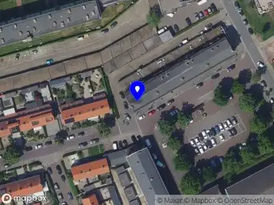 Ambulance met grote spoed naar de Amalia van Solmsstraat in Dordrecht