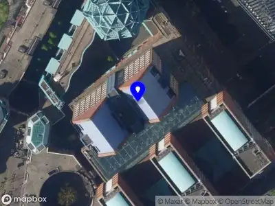 Ambulance met grote spoed naar de Parnassusplein in 's-Gravenhage