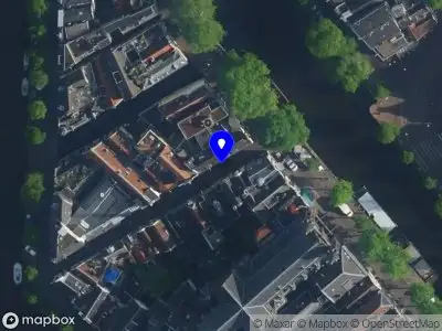 Ambulance naar de Beulingstraat in Amsterdam