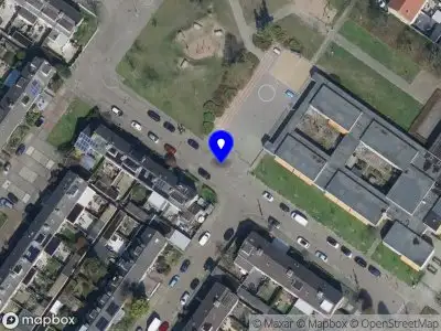 Brandweer met grote spoed naar de Kamerlingh Onneslaan in Oosterhout vanwege gebouwbrand