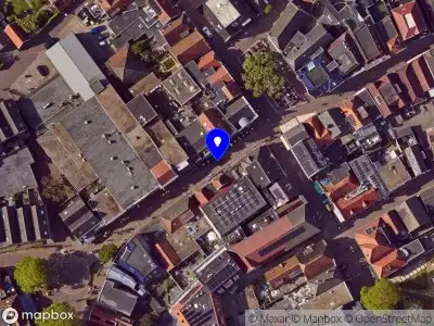 Brandweer met grote spoed naar de Hogerstraat in Den Burg vanwege gebouwbrand