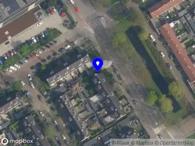 Ambulance met grote spoed naar de Harpsingel in Rijswijk