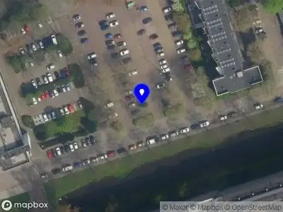 Ambulance met grote spoed naar de Minervaweg in Delft