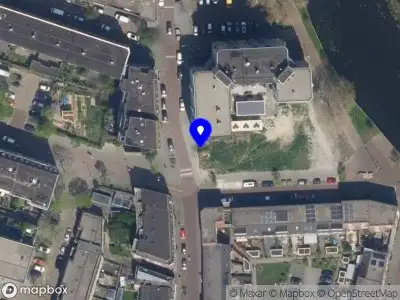 Ambulance met grote spoed naar de Zwaanshals in Rotterdam