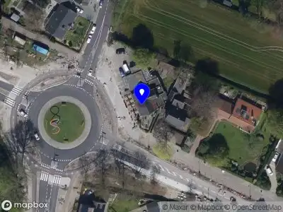 Brandweer met grote spoed naar de Halderbergselaan in Hoeven vanwege gebouwbrand