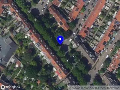 Brandweer met grote spoed naar de Bankastraat in Dordrecht vanwege afhijsen patient