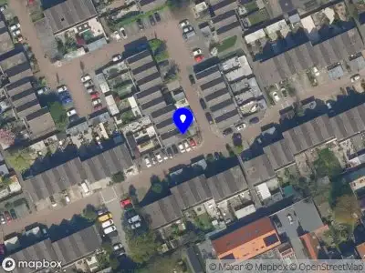 Ambulance met grote spoed naar de Teerderij in Maassluis