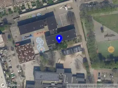 Ambulance met grote spoed naar de Goudseweg in Rotterdam